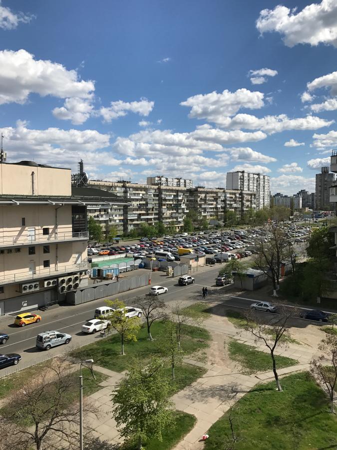 Apartment Obolon Metro Station Kiev Buitenkant foto