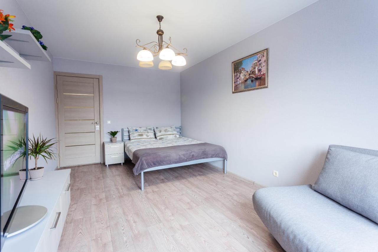 Apartment Obolon Metro Station Kiev Buitenkant foto